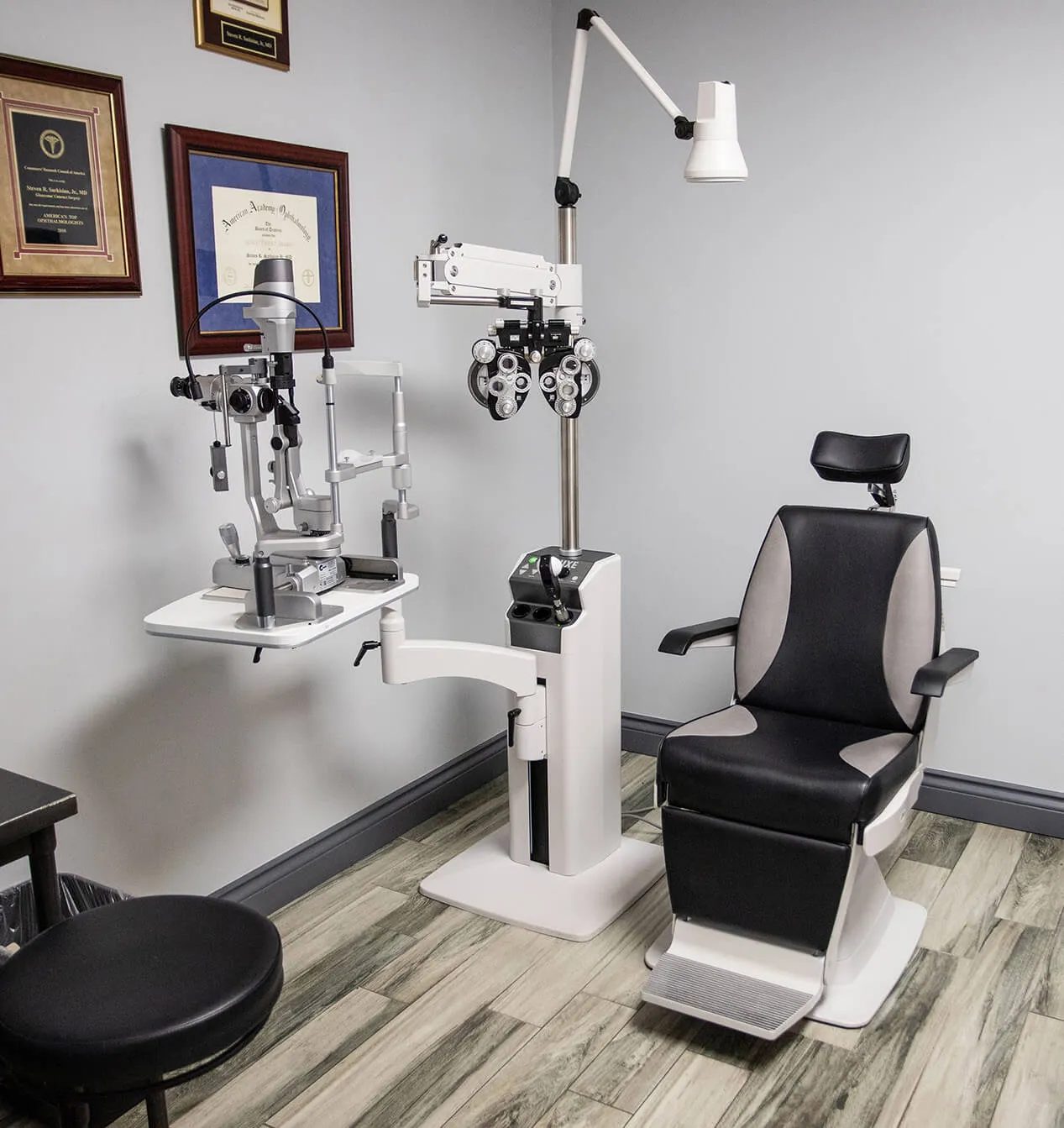 Equipment and Diplomas at cataract and glaucoma specialist clinic